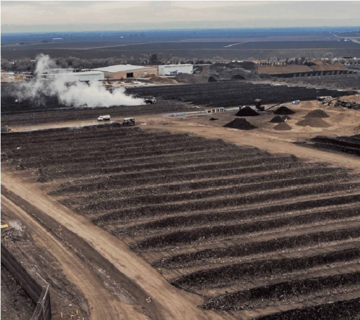 Pros and Cons of Commercial Composting